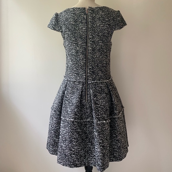 Betsey Johnson Black and White tweed dress. Size 6 - Picture 5 of 8